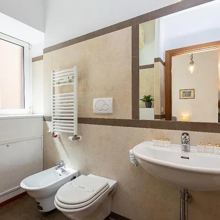 Cesare By In Apartament Rzym