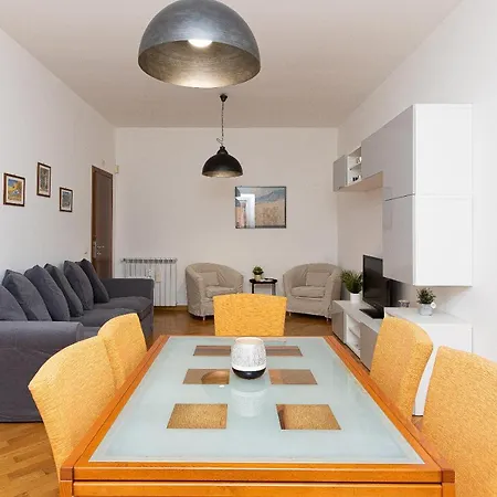 Cesare By In Apartament