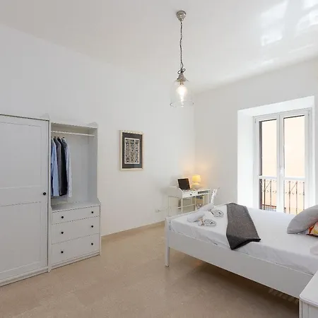 Cesare By In Apartament Rzym